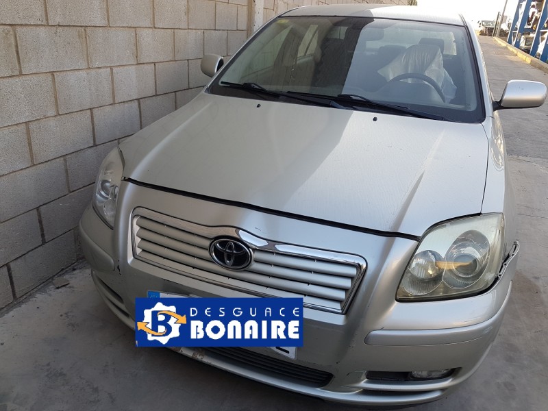 toyota avensis berlina (t25) del año 2004