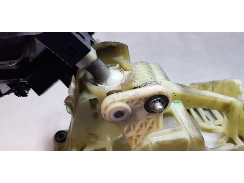 Recambio de palanca cambio para alfa romeo 159 (140) 1.9 jtdm 16v / selective referencia OEM IAM 55210557   Recambio de palanca cambio para alfa romeo 159 (140) 1.9 jtdm 16v / selective referencia OEM IAM 55210557