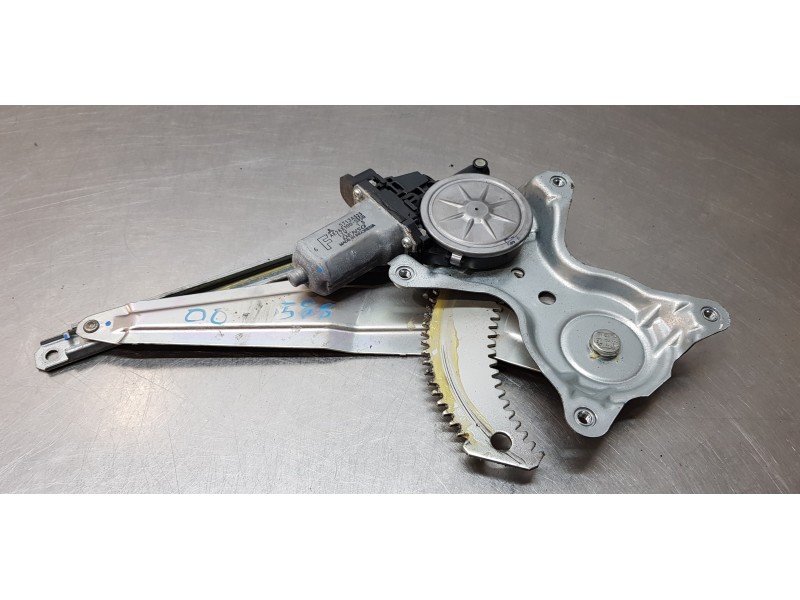 Recambio de elevalunas trasero derecho para mitsubishi space star (a00) motion referencia OEM IAM 5713A323   Recambio de elevalunas trasero derecho para mitsubishi space star (a00) motion referencia OEM IAM 5713A323