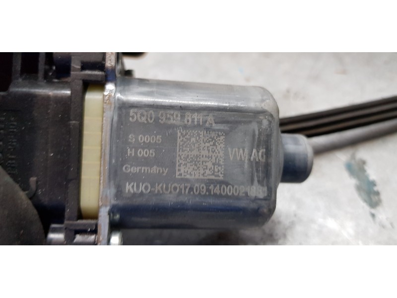 Recambio de elevalunas trasero izquierdo para seat leon (5f1) i-tech referencia OEM IAM 5Q0959811A   Recambio de elevalunas trasero izquierdo para seat leon (5f1) i-tech referencia OEM IAM 5Q0959811A