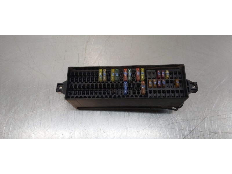 Recambio de caja reles / fusibles para volkswagen caddy ocio comfortline bmt referencia OEM IAM 2K1970019KS  