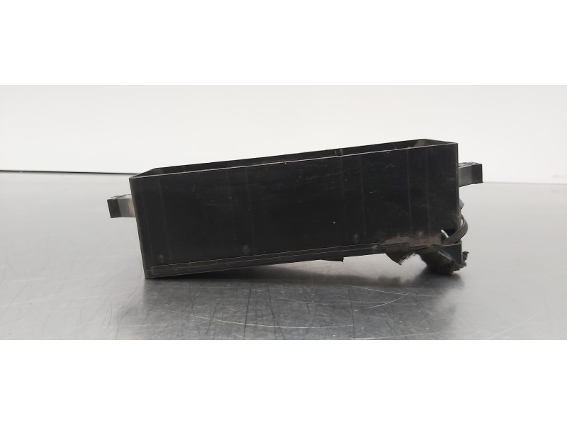 Recambio de caja reles / fusibles para volkswagen caddy ocio comfortline bmt referencia OEM IAM 2K1970019KS  