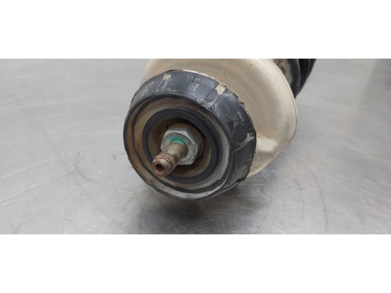 Recambio de amortiguador delantero derecho para dacia duster ii comfort 4wd referencia OEM IAM 543024557R   Recambio de amortiguador delantero derecho para dacia duster ii comfort 4wd referencia OEM IAM 543024557R