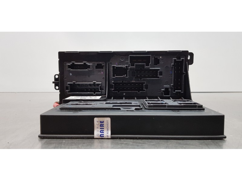 Recambio de caja reles / fusibles para mercedes clase cls (w219) 320 cdi (219.322) referencia OEM IAM 2115456101  