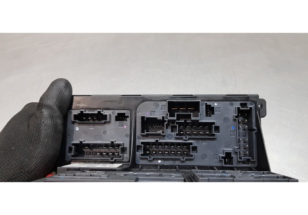 Recambio de caja reles / fusibles para mercedes clase cls (w219) 320 cdi (219.322) referencia OEM IAM 2115456101  