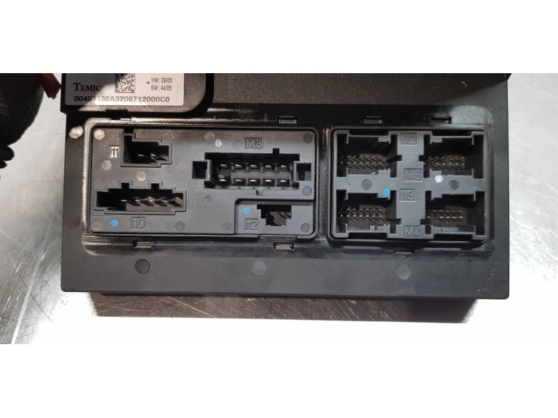 Recambio de caja reles / fusibles para mercedes clase cls (w219) 320 cdi (219.322) referencia OEM IAM 2115456101  