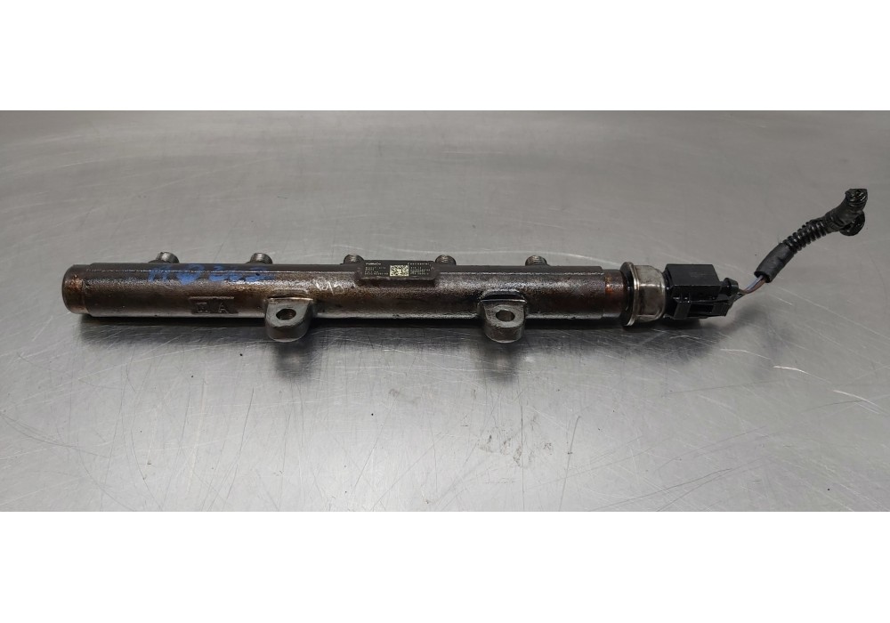 Recambio de rampa inyectora para ford transit kastenwagen (ttg) 350 l4 ambiente referencia OEM IAM 1717578 BK2Q9D280AB 