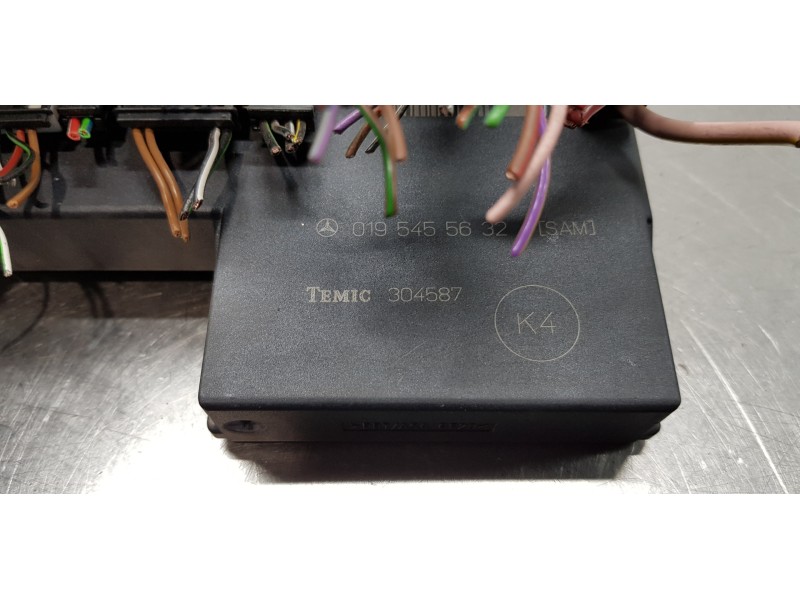 Recambio de caja reles / fusibles para mercedes clase clk (w208) coupe 320 (208.365) referencia OEM IAM 0195455632  