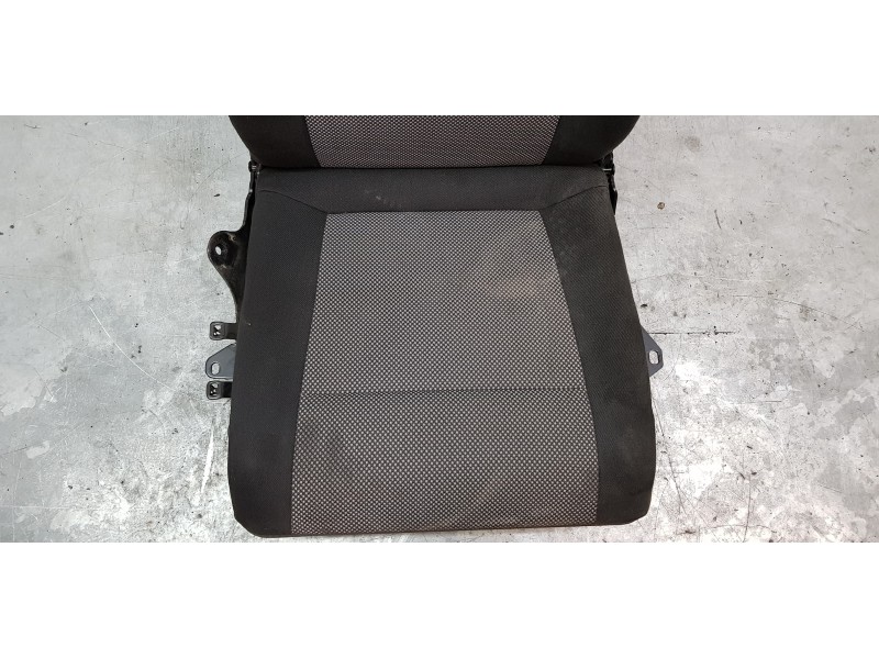 Recambio de asiento de tercera fila derecho para opel zafira b enjoy referencia OEM IAM 602592600C  