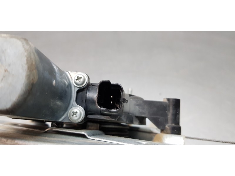 Recambio de elevalunas trasero izquierdo para dacia duster ii comfort 4wd referencia OEM IAM 827210622R   Recambio de elevalunas trasero izquierdo para dacia duster ii comfort 4wd referencia OEM IAM 827210622R