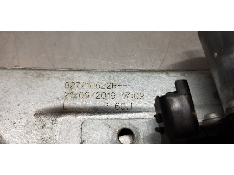 Recambio de elevalunas trasero izquierdo para dacia duster ii comfort 4wd referencia OEM IAM 827210622R   Recambio de elevalunas trasero izquierdo para dacia duster ii comfort 4wd referencia OEM IAM 827210622R