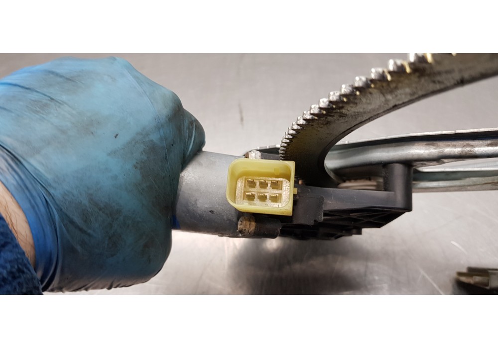 Recambio de elevalunas delantero derecho para mercedes clase clk (w208) coupe 320 (208.365) referencia OEM IAM A2087200846 01308 Recambio de elevalunas delantero derecho para mercedes clase clk (w208) coupe 320 (208.365) referencia OEM IAM A2087200846 01308