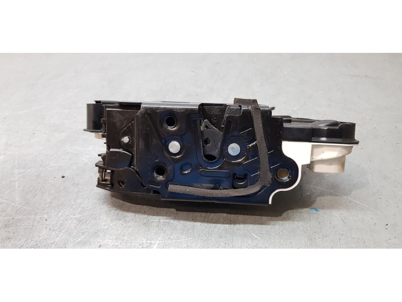 Recambio de cerradura puerta delantera derecha para skoda superb combi (3t5) ambition referencia OEM IAM 5N2837016C   Recambio de cerradura puerta delantera derecha para skoda superb combi (3t5) ambition referencia OEM IAM 5N2837016C