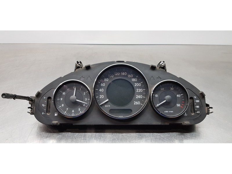 Recambio de cuadro instrumentos para mercedes clase cls (w219) 320 cdi (219.322) referencia OEM IAM A2195403711  