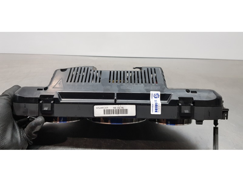 Recambio de cuadro instrumentos para mercedes clase cls (w219) 320 cdi (219.322) referencia OEM IAM A2195403711  