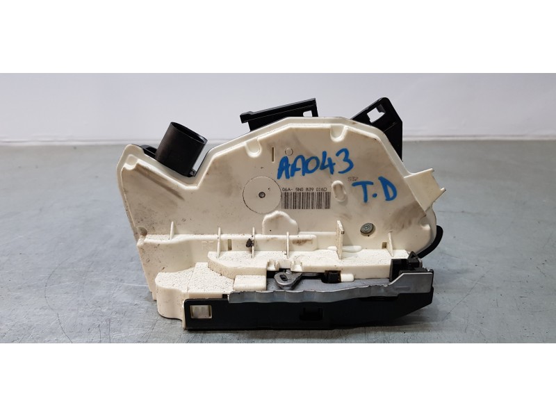 Recambio de cerradura puerta trasera derecha para skoda superb combi (3t5) ambition referencia OEM IAM 5N0839016D   Recambio de cerradura puerta trasera derecha para skoda superb combi (3t5) ambition referencia OEM IAM 5N0839016D
