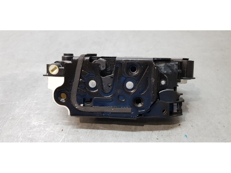 Recambio de cerradura puerta trasera izquierda para skoda superb combi (3t5) ambition referencia OEM IAM 5N0839015D  