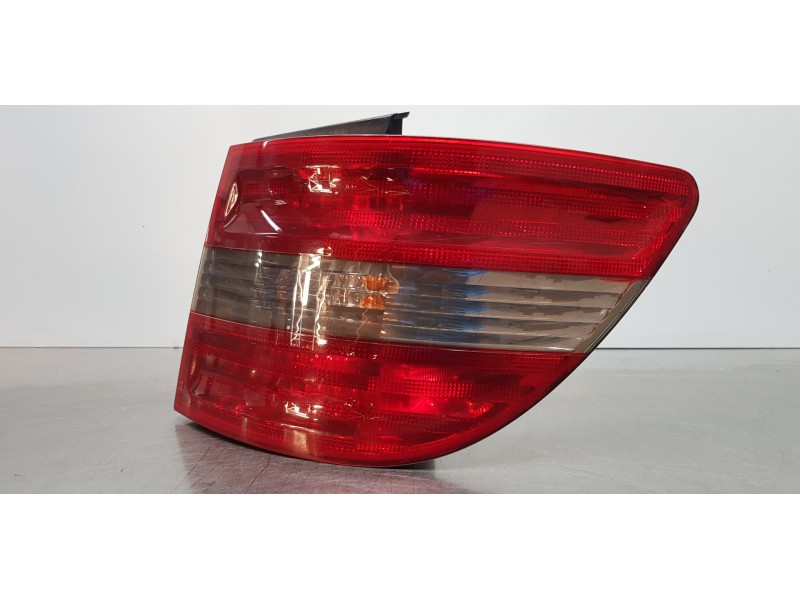 Recambio de piloto trasero derecho para mercedes clase b (w245) 200 cdi (245.208) referencia OEM IAM A1698202664  