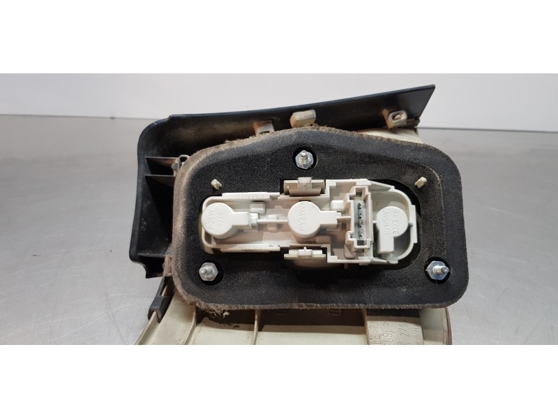 Recambio de piloto trasero derecho para mercedes clase b (w245) 200 cdi (245.208) referencia OEM IAM A1698202664  