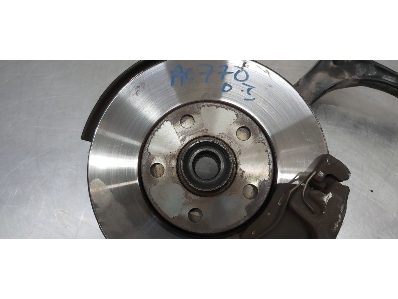 Recambio de mangueta delantera izquierda para volkswagen passat berlina (3b3) comfortline referencia OEM IAM 8D0407257AM  