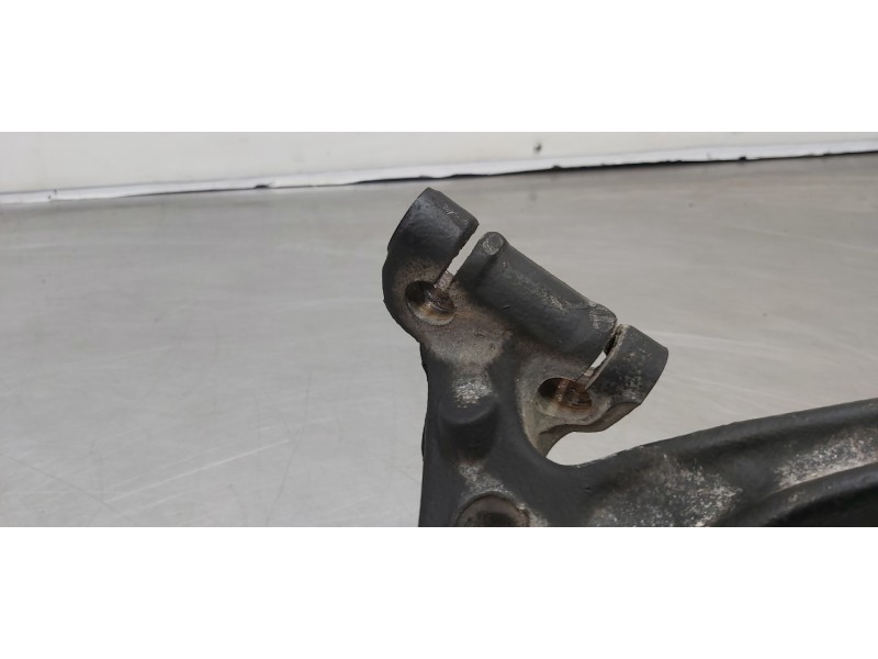 Recambio de mangueta delantera izquierda para volkswagen passat berlina (3b3) comfortline referencia OEM IAM 8D0407257AM  