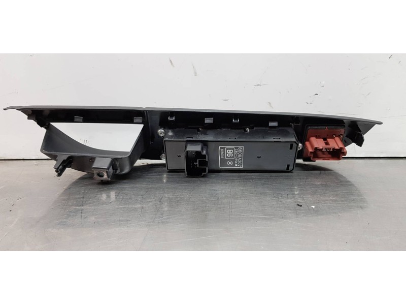 Recambio de mando elevalunas delantero izquierdo para mitsubishi asx (ga0w) challenge 2wd referencia OEM IAM 8608A207   Recambio de mando elevalunas delantero izquierdo para mitsubishi asx (ga0w) challenge 2wd referencia OEM IAM 8608A207