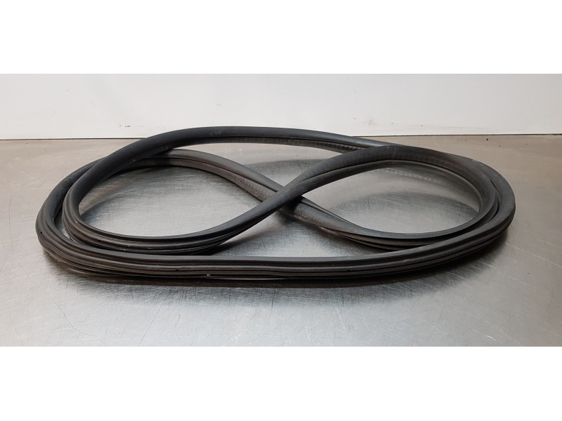 Recambio de gomas contorno puerta para peugeot 5008 active referencia OEM IAM 9676801080   Recambio de gomas contorno puerta para peugeot 5008 active referencia OEM IAM 9676801080