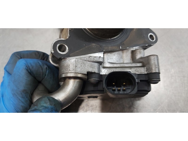 Recambio de valvula egr para volkswagen caddy ocio comfortline bmt referencia OEM IAM 04L131501R  