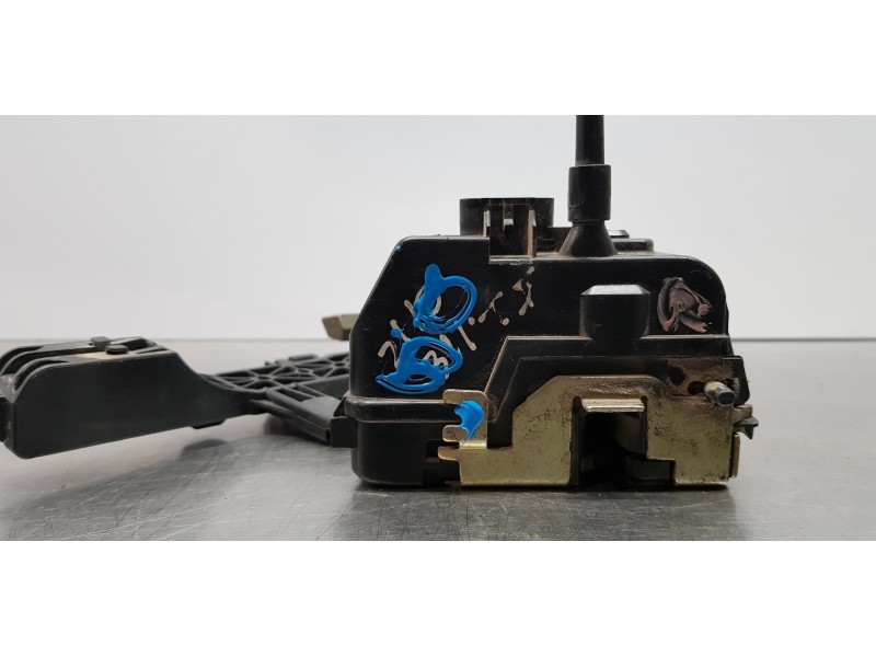 Recambio de cerradura puerta trasera izquierda para renault laguna ii (bg0) authentique referencia OEM IAM 8200000657  