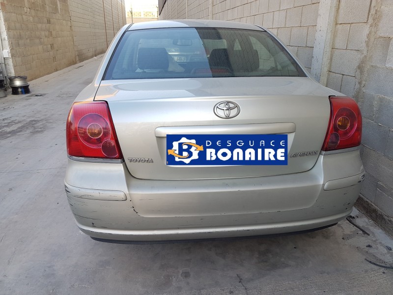 toyota avensis berlina (t25) del año 2004