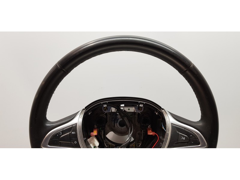 Recambio de volante para dacia duster ii comfort 4wd referencia OEM IAM 484007487R  