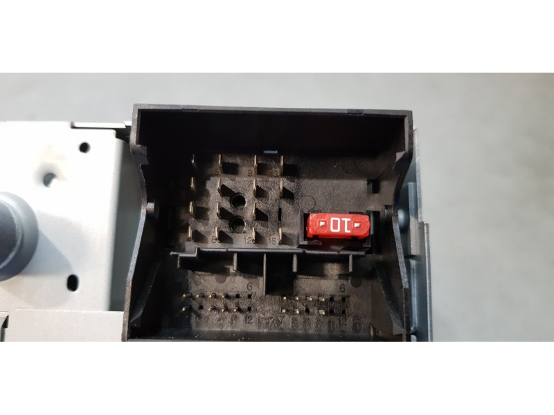 Recambio de sistema audio / radio cd para citroen c4 lim. white attraction referencia OEM IAM 9801189780   Recambio de sistema audio / radio cd para citroen c4 lim. white attraction referencia OEM IAM 9801189780