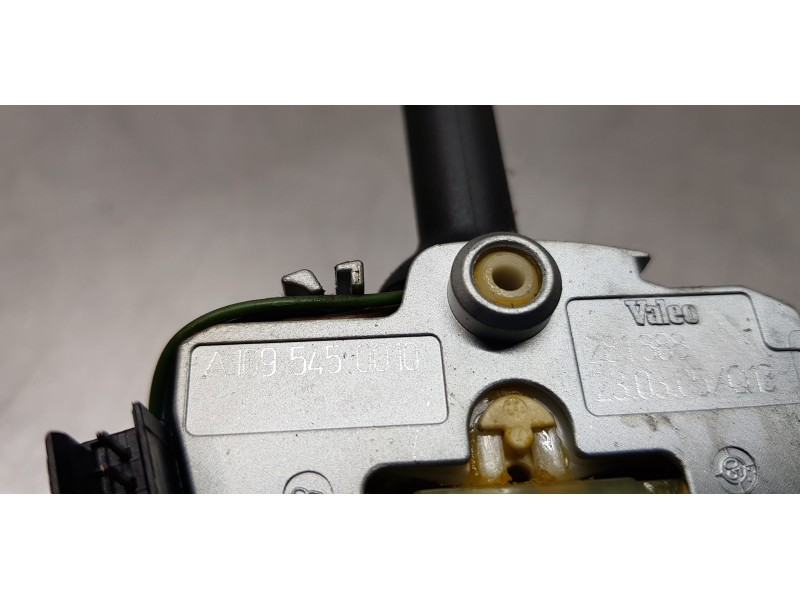 Recambio de mando intermitentes para mercedes clase a (w169) a 180 cdi a-edition referencia OEM IAM A1695450010  