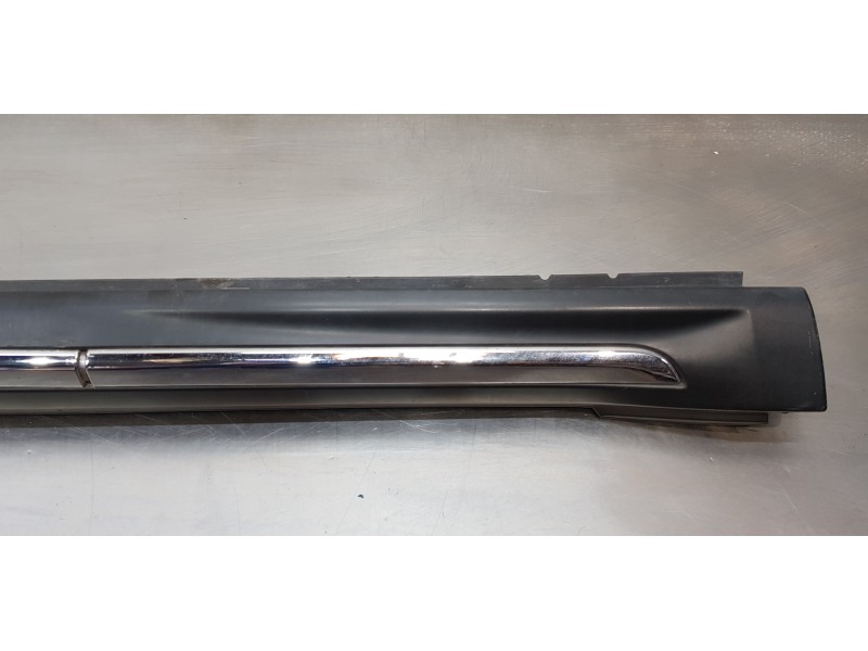 Recambio de faldon lateral para mitsubishi outlander (cw0) motion 4wd referencia OEM IAM 6512A258  