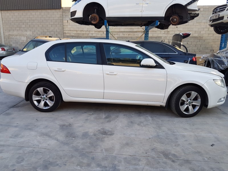 skoda suberb (3t4) del año 2013