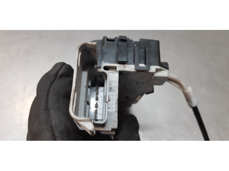 Recambio de cerradura puerta delantera derecha para peugeot 407 coupe pack referencia OEM IAM 9660702080  