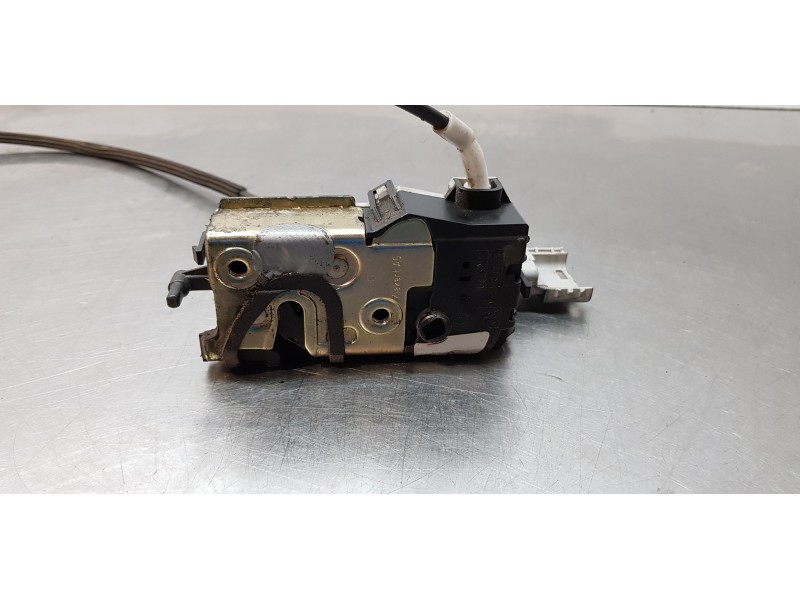 Recambio de cerradura puerta delantera derecha para peugeot 407 coupe pack referencia OEM IAM 9660702080  