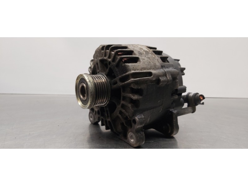 Recambio de alternador para volkswagen golf vi (5k1) sport referencia OEM IAM 03C903025D TG14C027  Recambio de alternador para volkswagen golf vi (5k1) sport referencia OEM IAM 03C903025D TG14C027