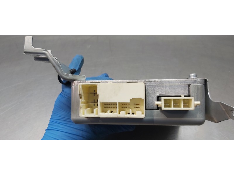 Recambio de modulo electronico para toyota avensis cross sport (t27) active referencia OEM IAM 8965005100 2250000790 
