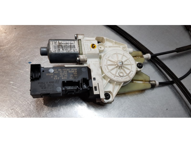 Recambio de elevalunas delantero derecho para peugeot 407 coupe pack referencia OEM IAM 9662062180  