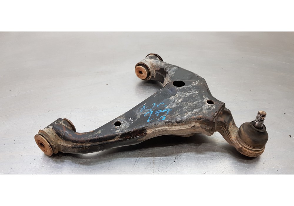 Recambio de brazo suspension inferior delantero derecho para toyota hilux (kun) extra cab 4x4 referencia OEM IAM 486550K040  