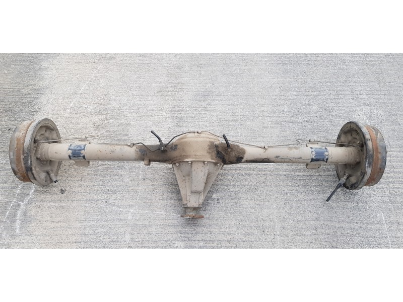 Recambio de puente trasero para nissan serena (c23m) 2.3 invitation d referencia OEM IAM 383009C086 430108C802  Recambio de puente trasero para nissan serena (c23m) 2.3 invitation d referencia OEM IAM 383009C086 430108C802