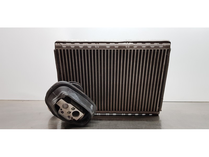 Recambio de evaporador aire acondicionado para audi a4 ber. (b8) basis referencia OEM IAM 8K1820024A  