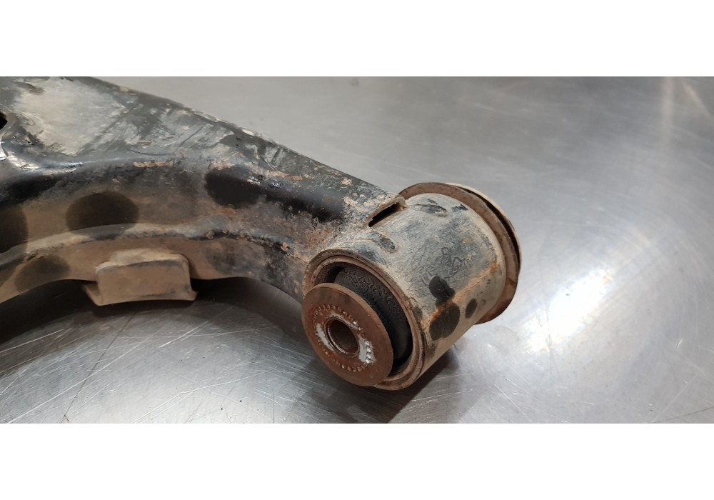 Recambio de brazo suspension inferior delantero izquierdo para toyota hilux (kun) extra cab 4x4 referencia OEM IAM 480690K040  