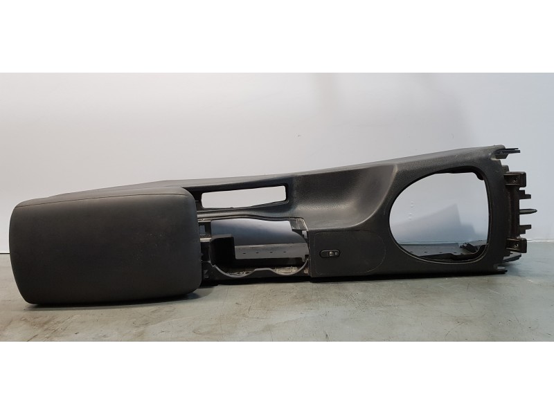 Recambio de apoyabrazos central para nissan qashqai (j10) visia referencia OEM IAM 96910JD000   Recambio de apoyabrazos central para nissan qashqai (j10) visia referencia OEM IAM 96910JD000