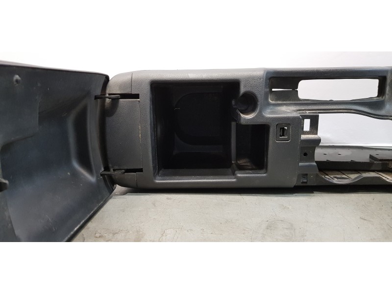 Recambio de apoyabrazos central para nissan qashqai (j10) visia referencia OEM IAM 96910JD000   Recambio de apoyabrazos central para nissan qashqai (j10) visia referencia OEM IAM 96910JD000