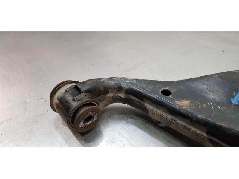 Recambio de brazo suspension inferior delantero izquierdo para toyota hilux (kun) extra cab 4x4 referencia OEM IAM 480690K040  