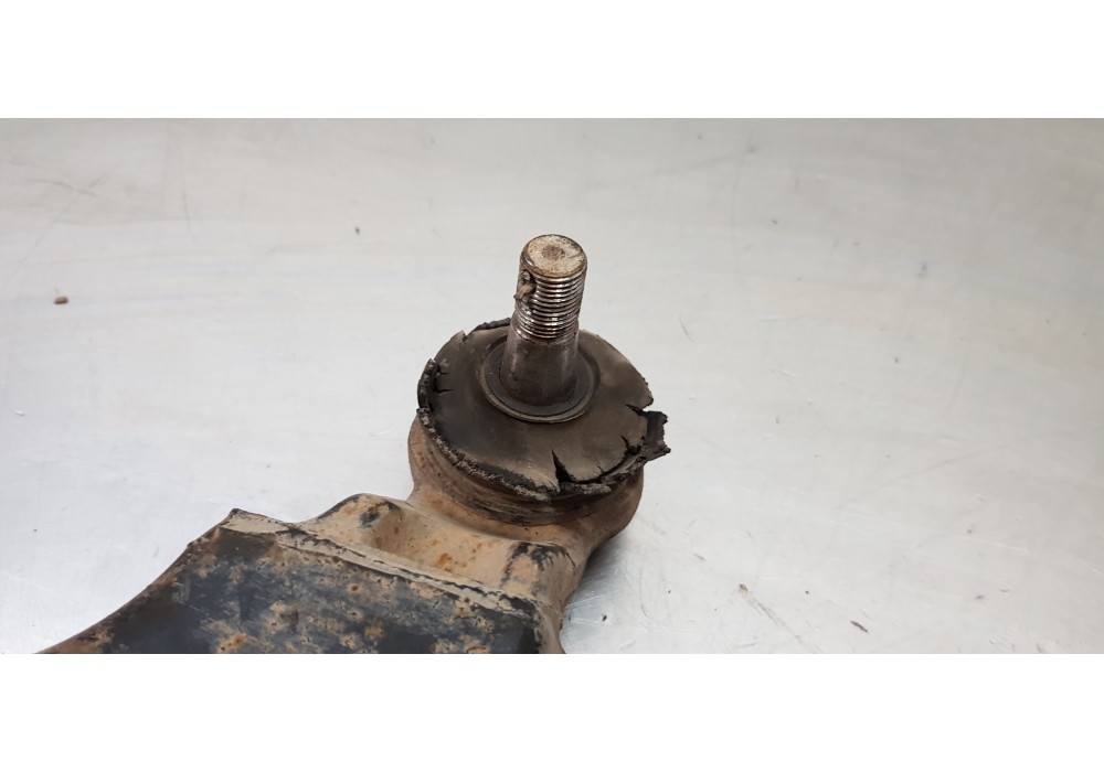 Recambio de brazo suspension inferior delantero izquierdo para toyota hilux (kun) extra cab 4x4 referencia OEM IAM 480690K040  