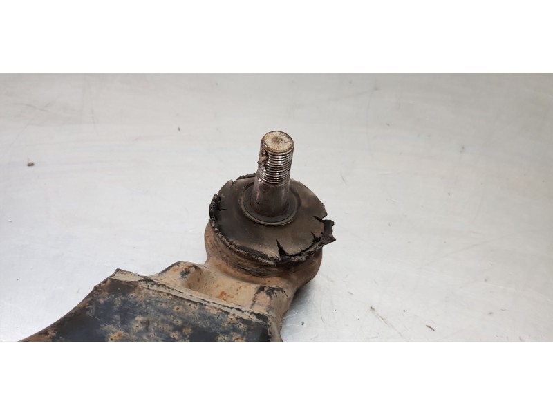 Recambio de brazo suspension inferior delantero izquierdo para toyota hilux (kun) extra cab 4x4 referencia OEM IAM 480690K040   Recambio de brazo suspension inferior delantero izquierdo para toyota hilux (kun) extra cab 4x4 referencia OEM IAM 480690K040