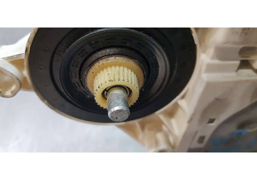 Recambio de motor elevalunas delantero derecho para audi a3 (8p) 1.9 tdi ambition referencia OEM IAM 8P0959802A   Recambio de motor elevalunas delantero derecho para audi a3 (8p) 1.9 tdi ambition referencia OEM IAM 8P0959802A